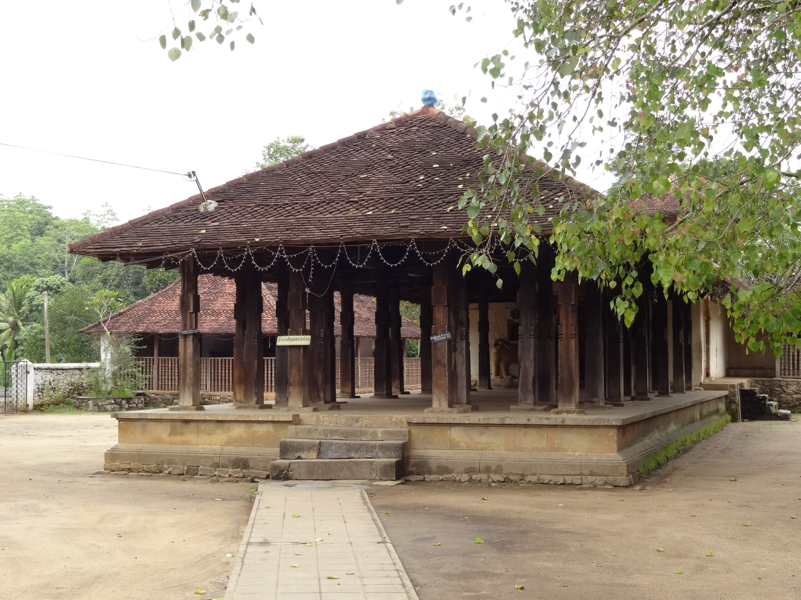 Embekka_Devalaya_01